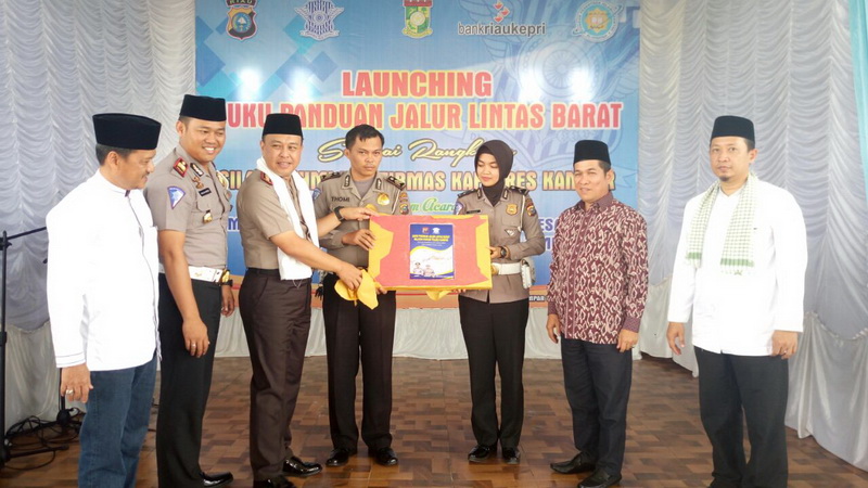 Hore....Launching Buku Panduan Jalur Lintas Barat
